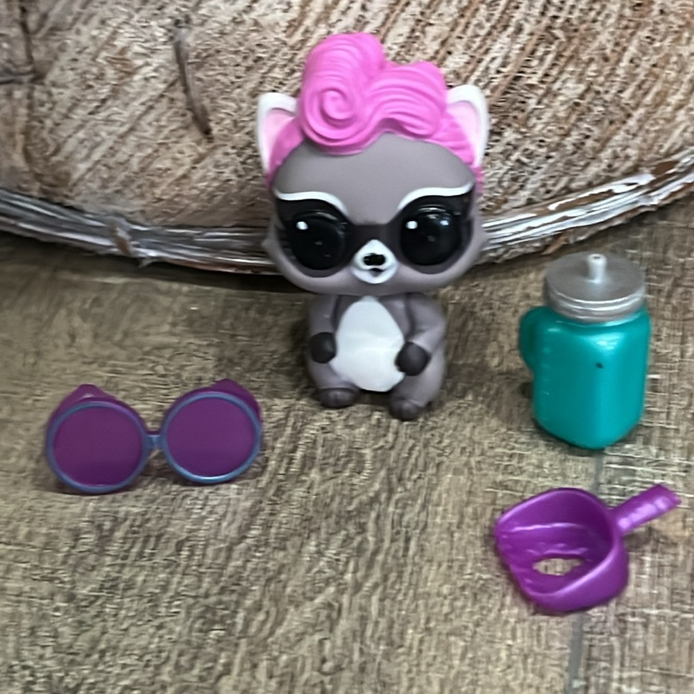 LOL Surprise! Doll Fuzzy Pets Wild Waves